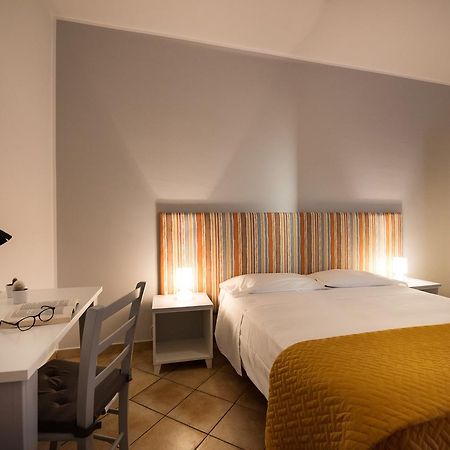 Cabrera House Bed & Breakfast Pozzallo Exterior foto