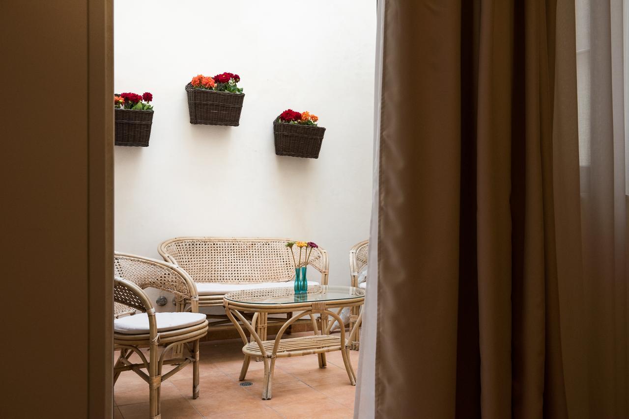 Cabrera House Bed & Breakfast Pozzallo Exterior foto