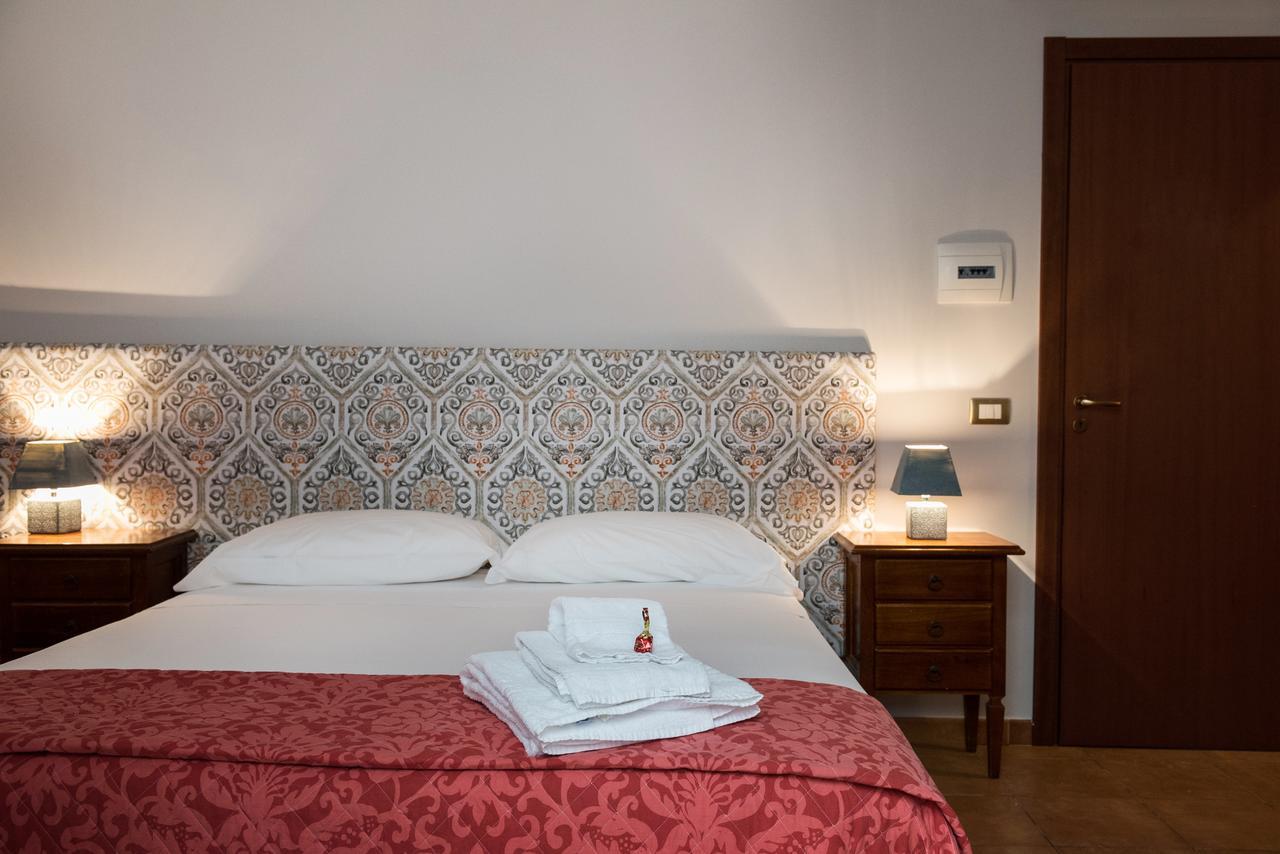 Cabrera House Bed & Breakfast Pozzallo Exterior foto