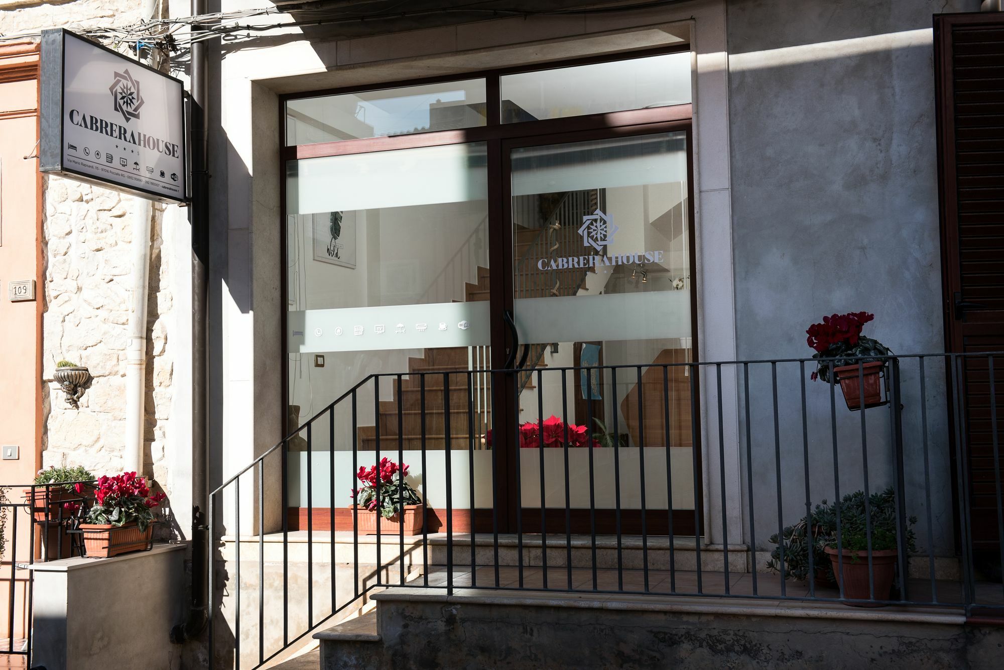 Cabrera House Bed & Breakfast Pozzallo Exterior foto